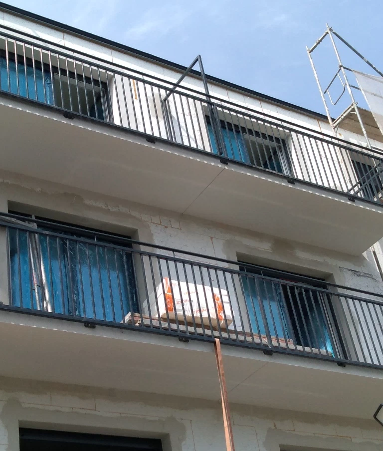 blok z balkonami